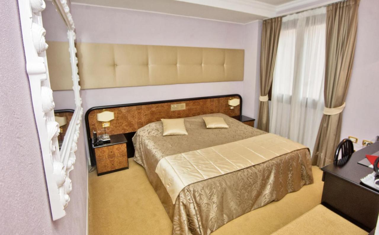 Hotel Villa Regina Margherita Ровиго Экстерьер фото