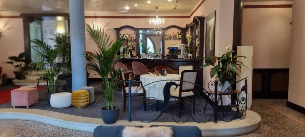 Hotel Villa Regina Margherita Ровиго Экстерьер фото