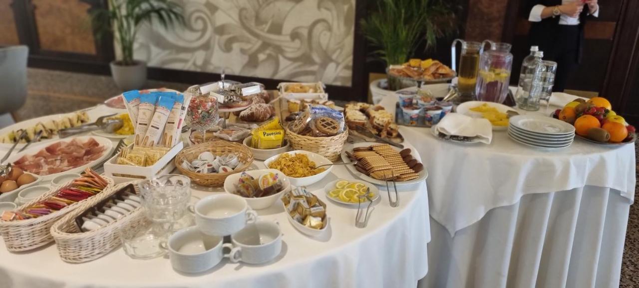 Hotel Villa Regina Margherita Ровиго Экстерьер фото
