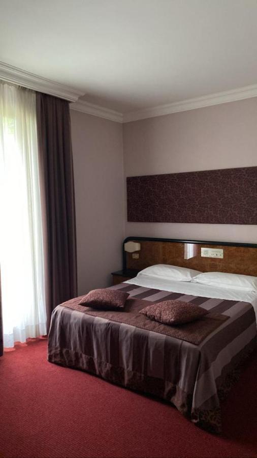 Hotel Villa Regina Margherita Ровиго Экстерьер фото
