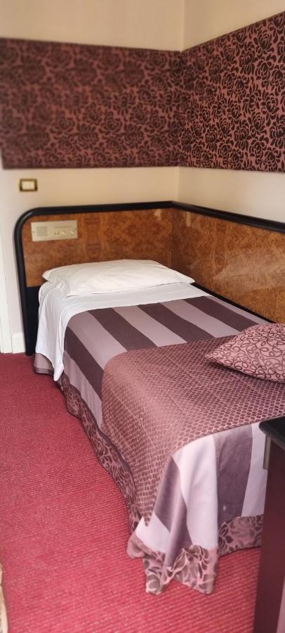 Hotel Villa Regina Margherita Ровиго Экстерьер фото