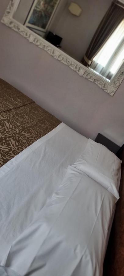 Hotel Villa Regina Margherita Ровиго Экстерьер фото
