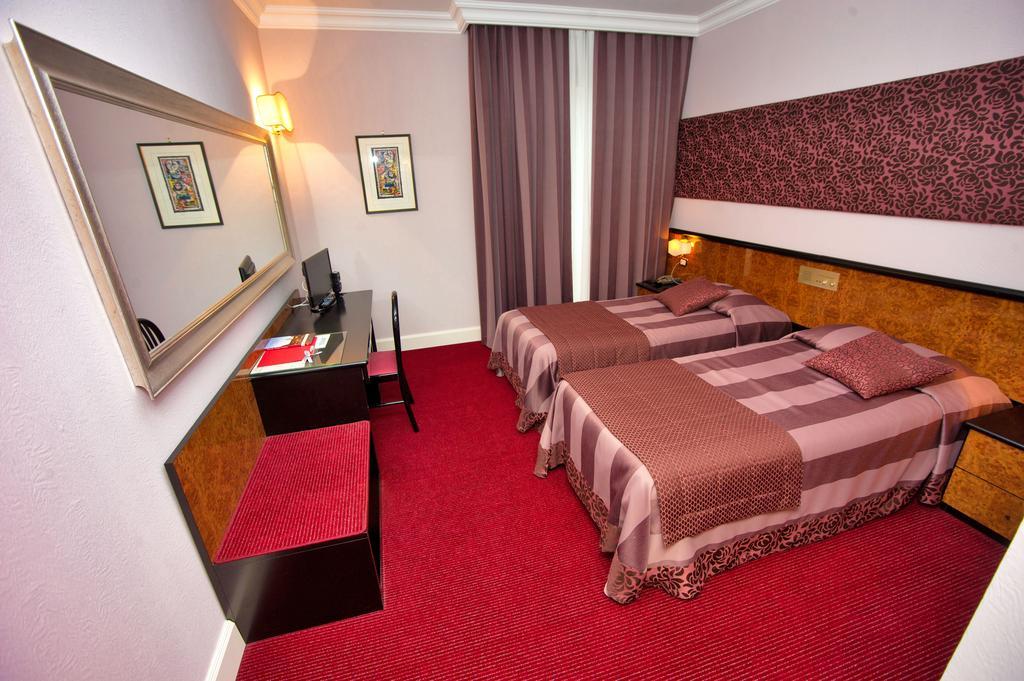 Hotel Villa Regina Margherita Ровиго Экстерьер фото